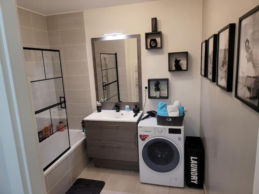 Appartement Neuf Moderne + Parking, Geneve Saint-Genis-Pouilly Bagian luar foto